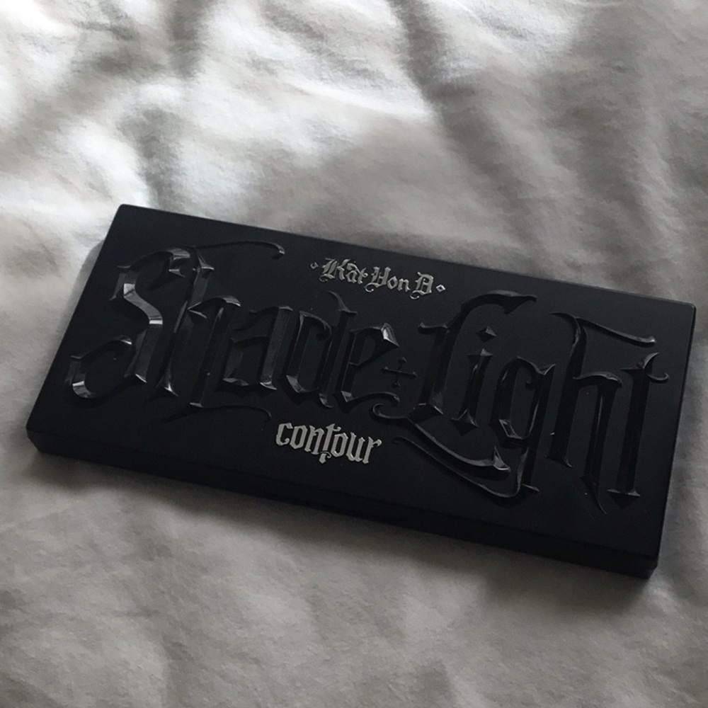 Kat Von D Shade and Light contour palette